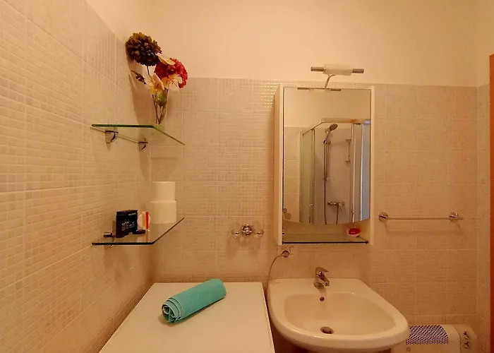 Miki1 - Con Piscina E Campo Da Tennis *