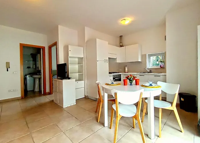 Miki1 - Con Piscina E Campo Da Tennis